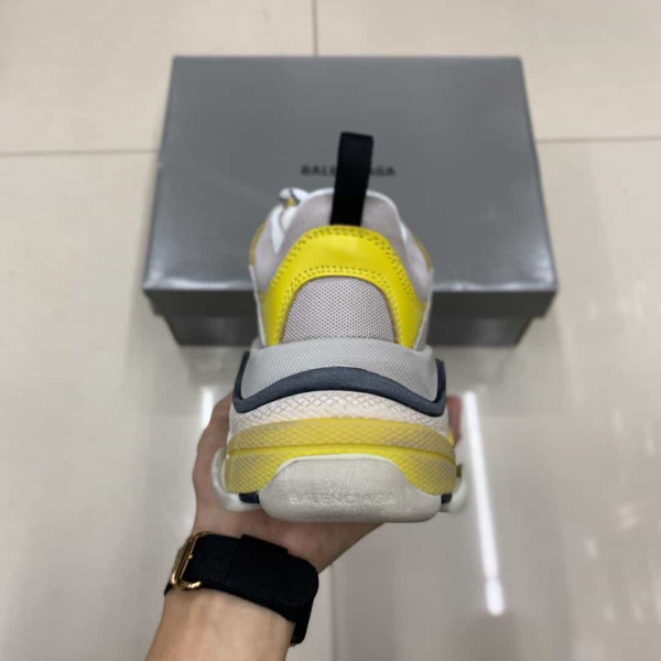 BALENCIAGA TRIPLE S TRAINERS - BB22 - Image 2