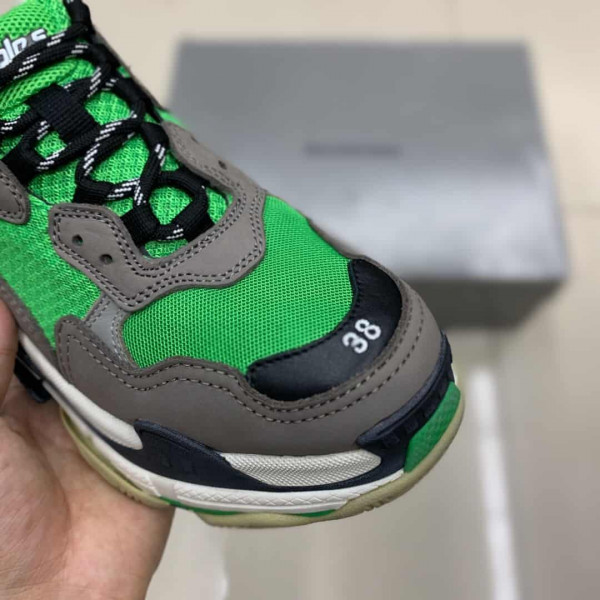 BALENCIAGA TRIPLE S TRAINERS - BB23 - Image 4