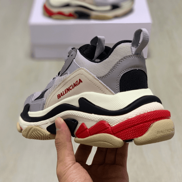 BALENCIAGA TRIPLE S TRAINERS - BB25 - Image 4