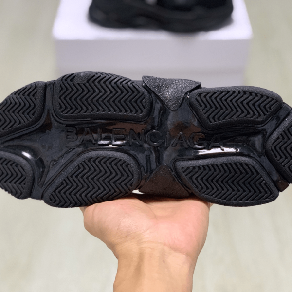 BALENCIAGA TRIPLE S TRAINERS - BB26 - Image 3
