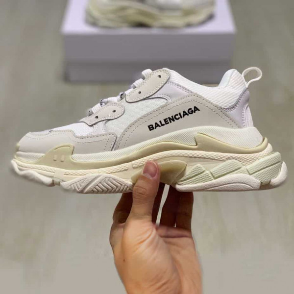 BALENCIAGA TRIPLE S TRAINERS - BB28 - Image 2