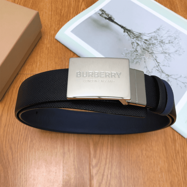 BURBERRY REVERSIBLE PLAQUE BUCKLE GRAINY LEATHER BELT - B25 - Image 2