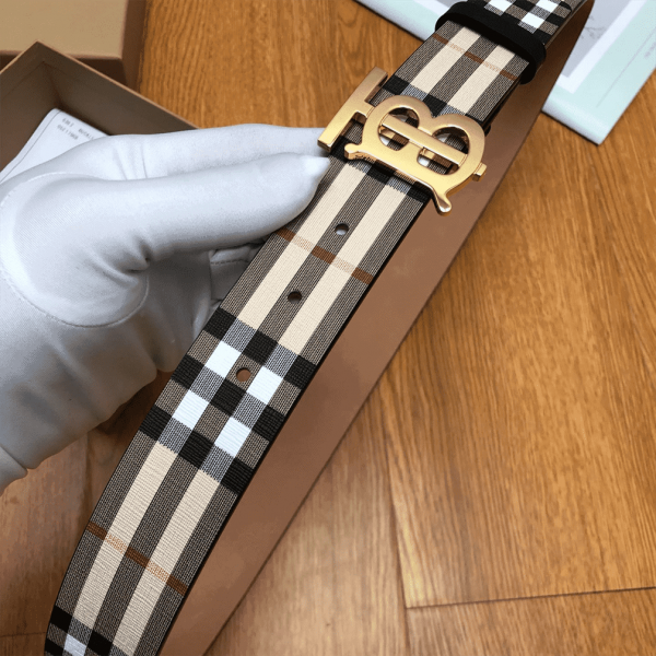 BURBERRY REVERSIBLE MONOGRAM MOTIF VINTAGE CHECK BELT IN ARCHIVE BEIGE - B27 - Image 6