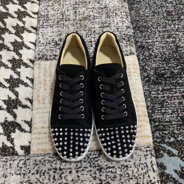 CHRISTIAN LOUBOUTIN LOW TOP SNEAKER - CL3 - Image 4