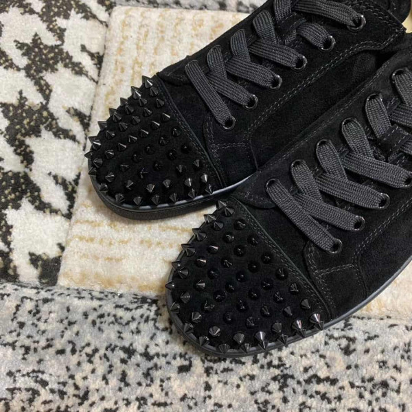 CHRISTIAN LOUBOUTIN LOW TOP SNEAKER - CL9 - Image 3