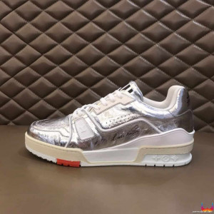 LOUIS VUITTON VNR SNEAKER – LV190