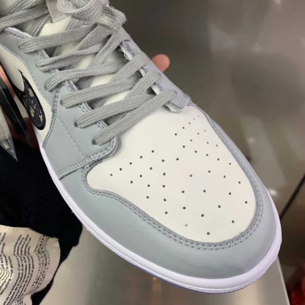 DIOR AIR JORDAN 1 HIGH OG SNEAKER - Image 5