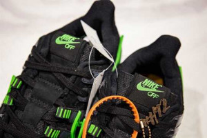 NIKE AIR RUBBER DUNK OFF-WHITE GREEN STRIKE - NK38