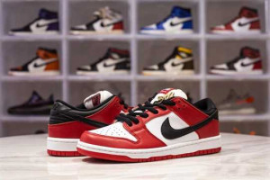 NIKE SB DUNK LOW J-PACK CHICAGO - NK35