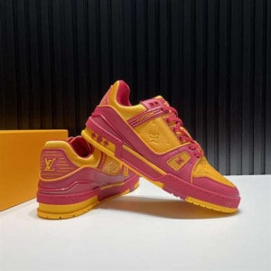 Louis Vuitton Trainer Sneaker - LSVT106