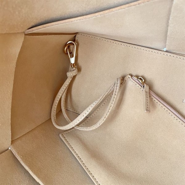 BOTTEGA VENETA WOMEN'S ARCO TOTE IN ALMOND - WBV31