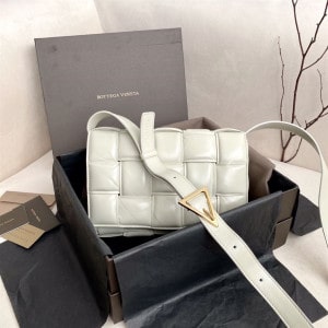 BOTTEGA VENETA WOMEN'S PADDED CASSETTE IN CHALK - WBV11