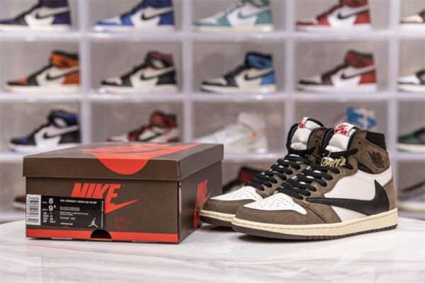 TRAVIS SCOTT X AIR JORDAN 1 RETRO HIGH OG 'MOCHA' - N61K - Image 8