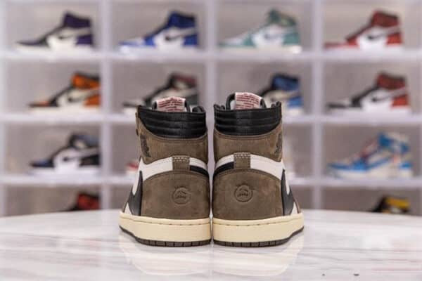 TRAVIS SCOTT X AIR JORDAN 1 RETRO HIGH OG 'MOCHA' - N61K - Image 7