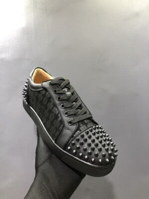 CHRISTIAN LOUBOUTIN LOW TOP SNEAKER - CL92