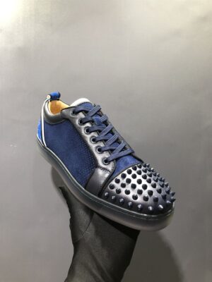 CHRISTIAN LOUBOUTIN LOW TOP SNEAKER - CL109