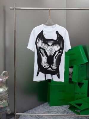 Givenchy Oversized T-Shirt with Tag Effect Dog Print - GVS21