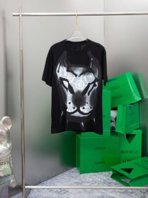 Givenchy Oversized T-Shirt with Tag Effect Dog Print - GVS22