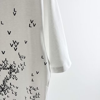 Louis Vuitton 2022 3D Graphic Printed Alphabet T-Shirt - LSVT54 - Image 4