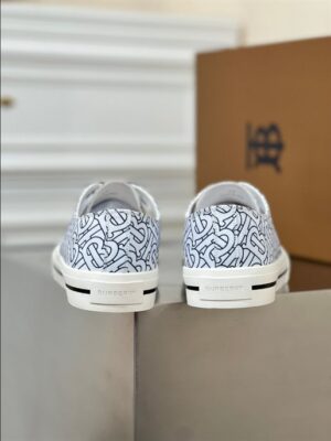 BURBERRY LOW-TOP SNEAKERS - BBR117