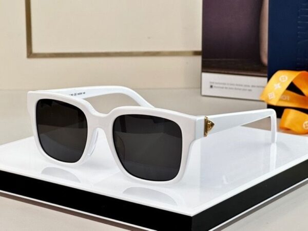 LV SUNGLASSES - GLS04 - Image 37
