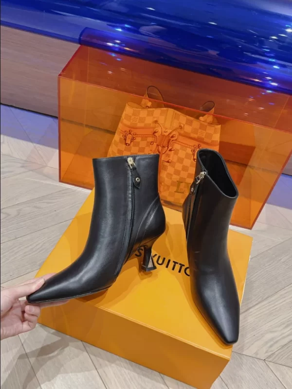 LOUIS VUITTON SPARKLE ANKLE BOOT - WLS001