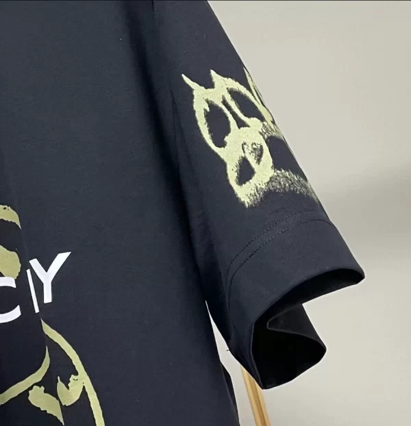 Givenchy T-shirt - GVS54 - Image 9