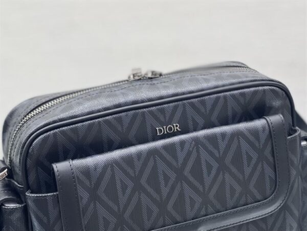 DIOR HIT THE ROAD MESSENGER BAG - DR016