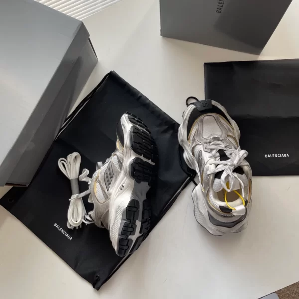 BALENCIAGA MEN'S CARGO SNEAKER IN WHITE/GREY - BB206 - Image 6