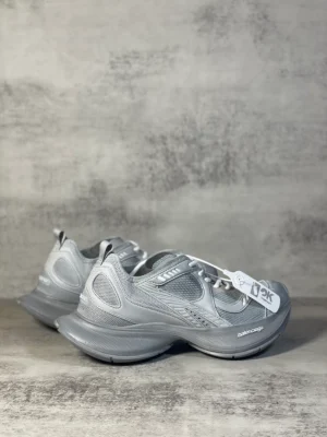 BALENCIAGA MEN'S CIRCUIT SNEAKER IN LIGHT GREY - BB225
