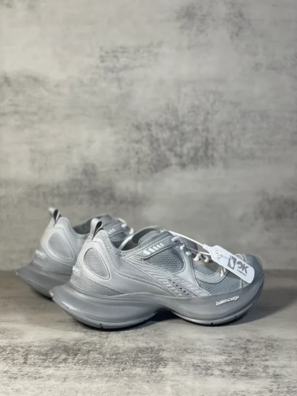 BALENCIAGA MEN'S CIRCUIT SNEAKER IN LIGHT GREY - BB225