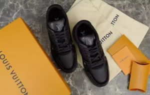 LOUIS VUITTON TRAINER SNEAKERS – LSVT401