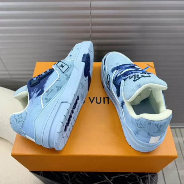 LOUIS VUITTON TRAINER SNEAKERS – LSVT405