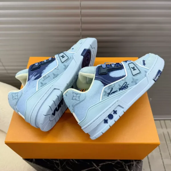 LOUIS VUITTON TRAINER SNEAKERS – LSVT405
