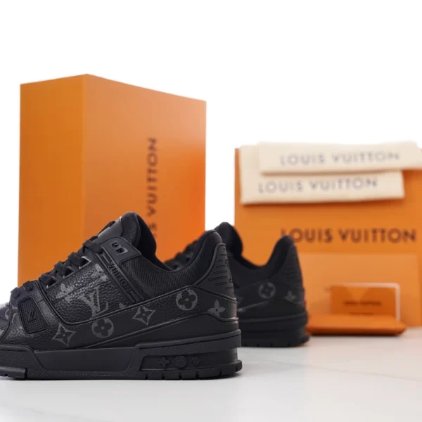 LOUIS VUITTON TRAINER SNEAKERS – LSVT406