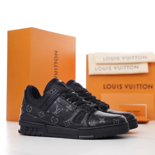 LOUIS VUITTON TRAINER SNEAKERS – LSVT406