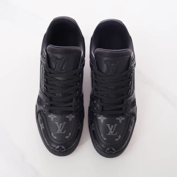 LOUIS VUITTON TRAINER SNEAKERS – LSVT406
