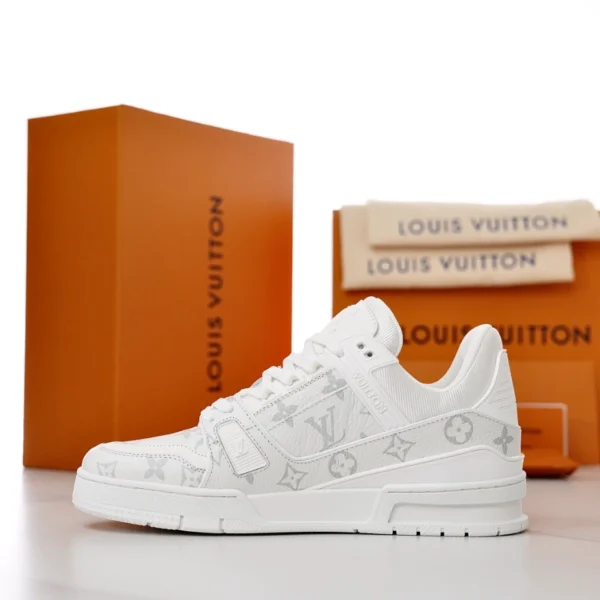 LOUIS VUITTON TRAINER SNEAKERS – LSVT407