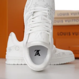 LOUIS VUITTON TRAINER SNEAKERS – LSVT407