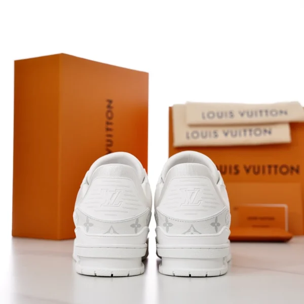 LOUIS VUITTON TRAINER SNEAKERS – LSVT407