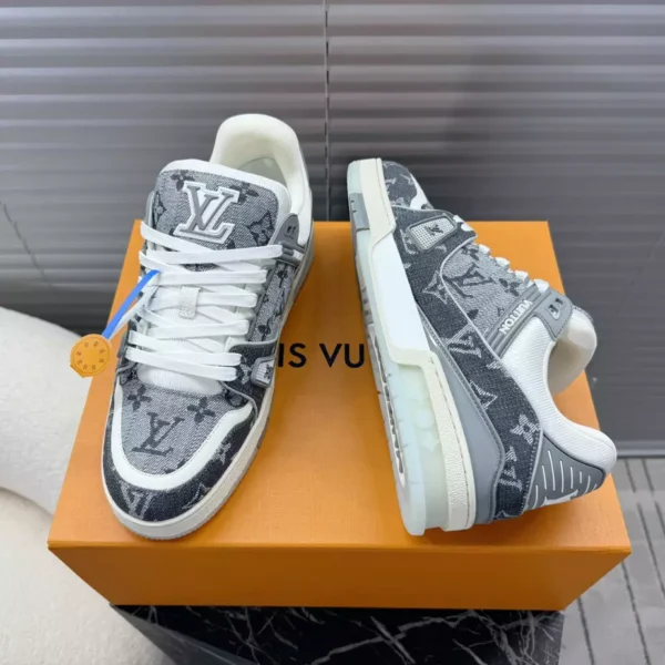 LOUIS VUITTON TRAINER SNEAKERS – LSVT408