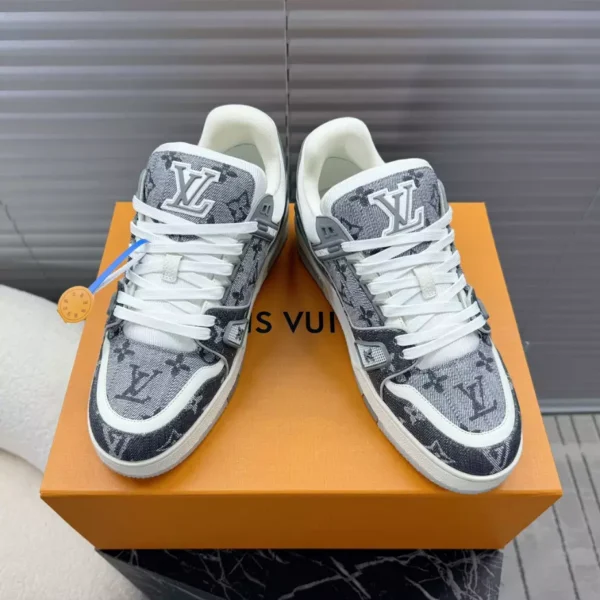 LOUIS VUITTON TRAINER SNEAKERS – LSVT408