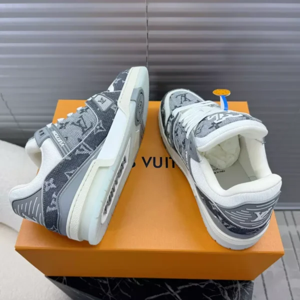 LOUIS VUITTON TRAINER SNEAKERS – LSVT408