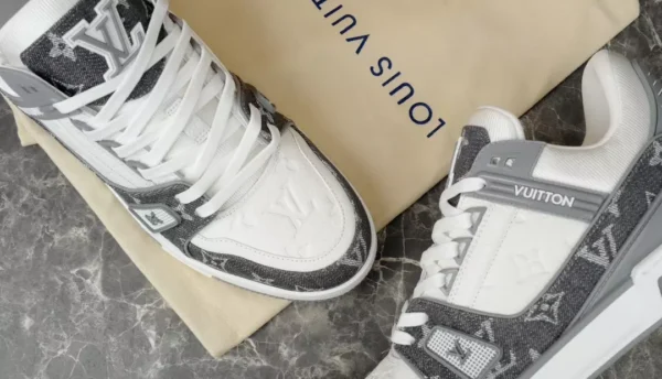 LOUIS VUITTON TRAINER SNEAKERS – LSVT409