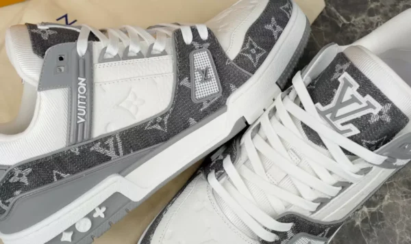 LOUIS VUITTON TRAINER SNEAKERS – LSVT409