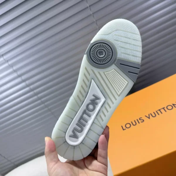 LOUIS VUITTON TRAINER SNEAKERS – LSVT409