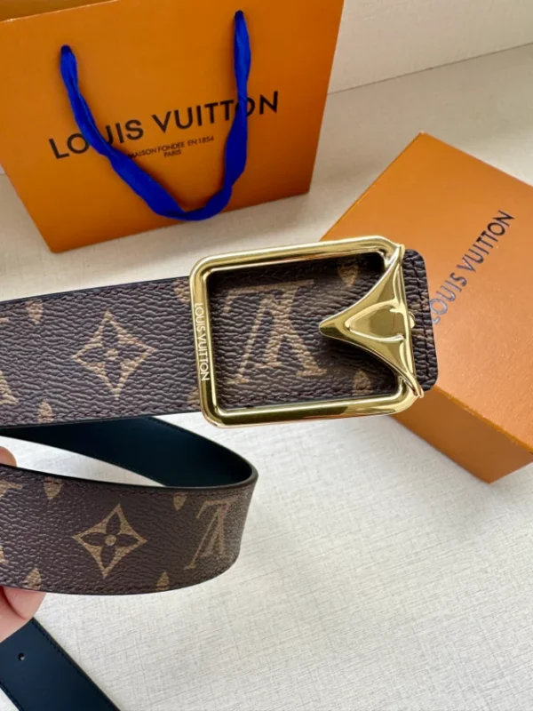 LOUIS VUITTON BELT - B0307