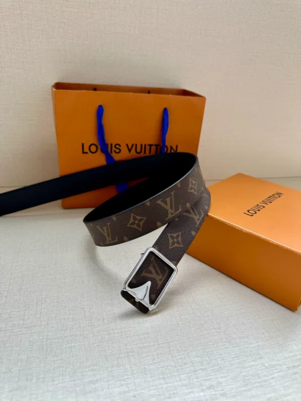 LOUIS VUITTON BELT - B0307