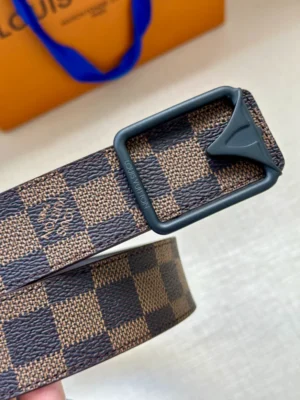 LOUIS VUITTON BELT - B0308