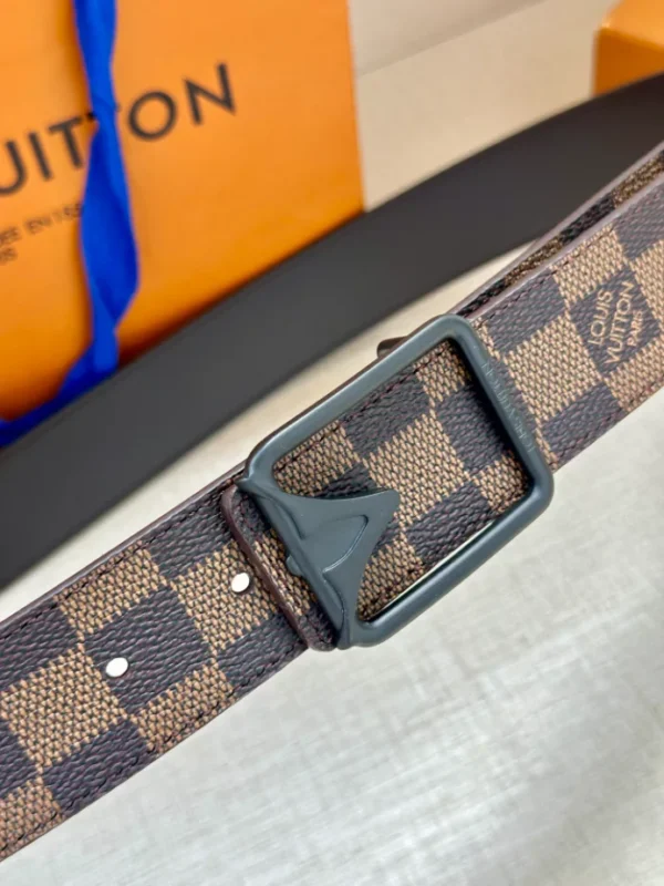 LOUIS VUITTON BELT - B0308